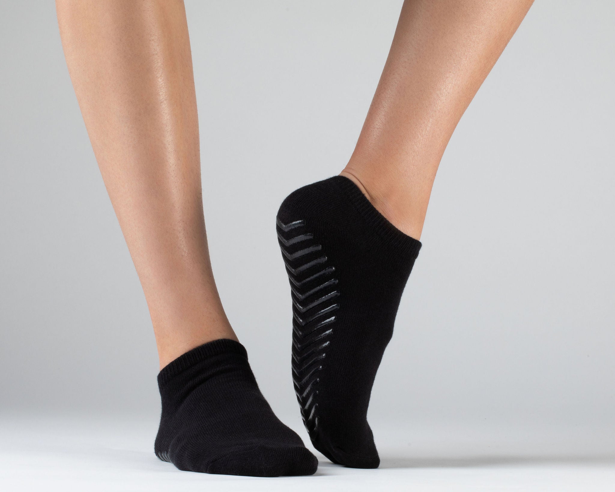 Chalier Non Slip Socks for Women and Men Anti Skid Grip Socks for